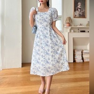 Dazy White Floral Midi